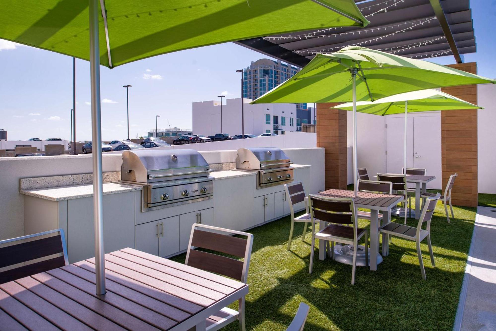 Home2 Suites By Hilton Tampa Downtown Channel District Extérieur photo
