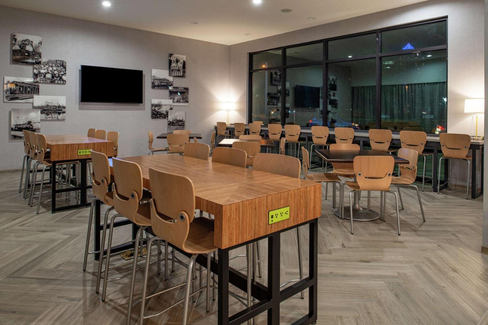 Home2 Suites By Hilton Tampa Downtown Channel District Extérieur photo
